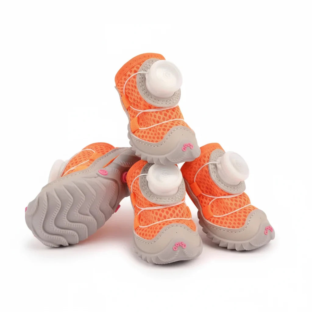 SnugPaw™ — Les bottes ajustables qui protègent ses pattes à chaque promenade.